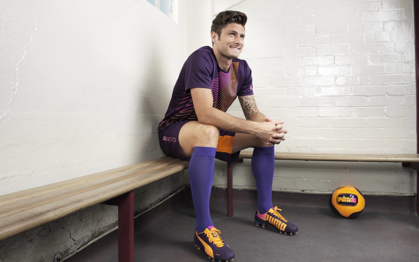 九游游戏中心官网-五大联赛球队如何用防反战术对抗外援进攻体系，防守反击最好的球队